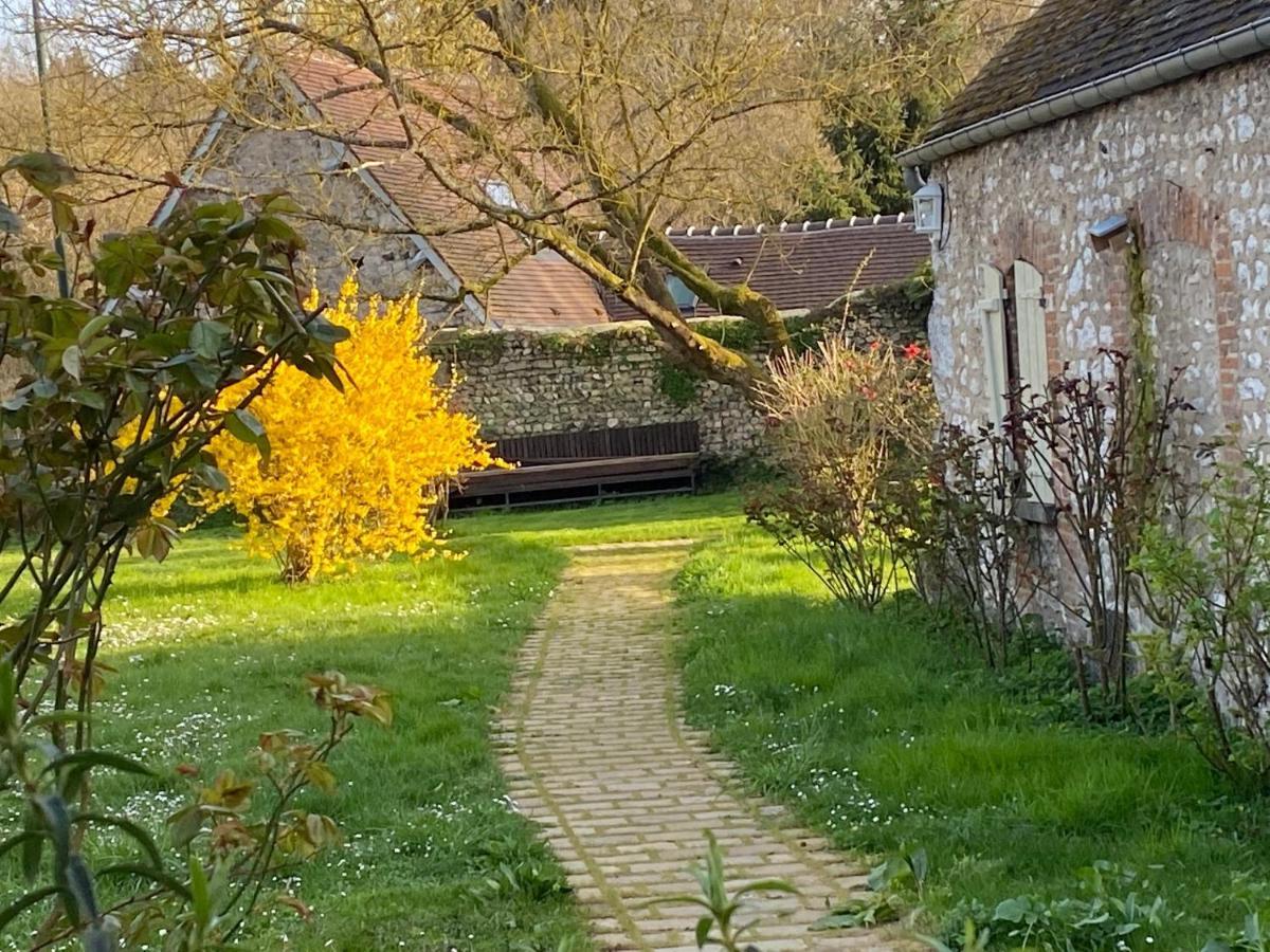 Une Vie En Rose Pressagny-lʼOrgeuilleux Exteriör bild