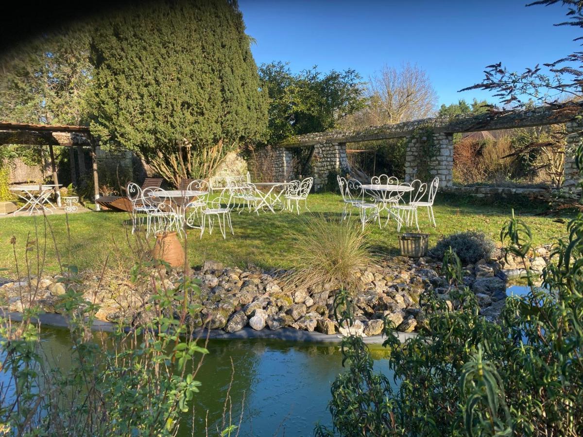 Une Vie En Rose Pressagny-lʼOrgeuilleux Exteriör bild