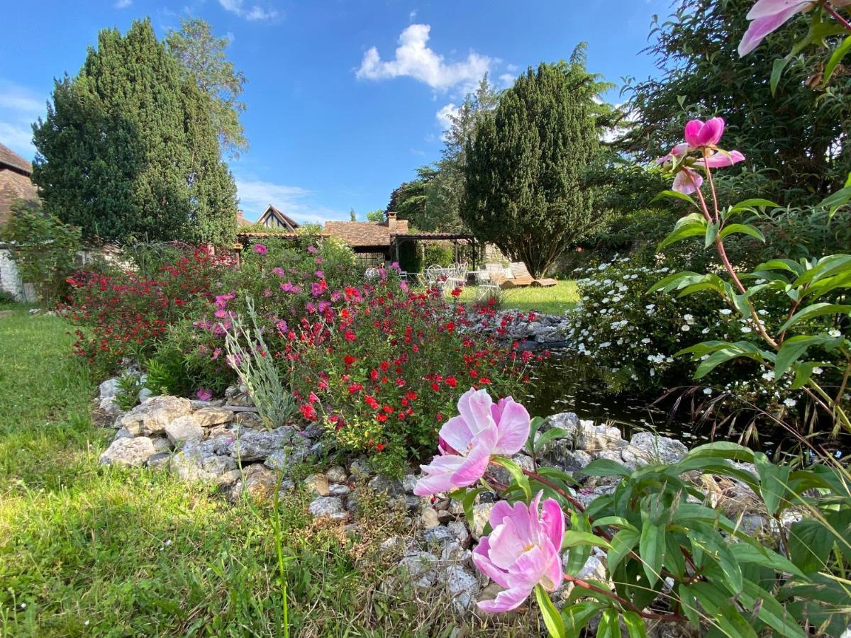 Une Vie En Rose Pressagny-lʼOrgeuilleux Exteriör bild