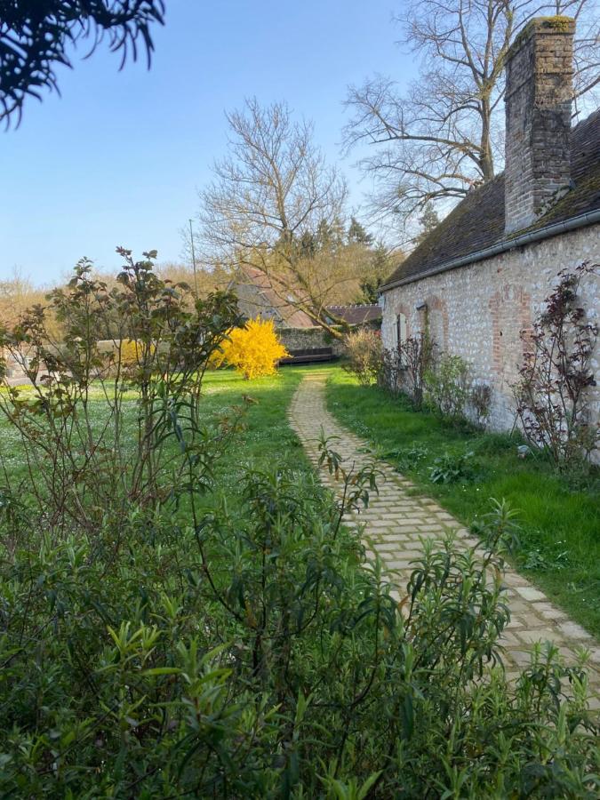 Une Vie En Rose Pressagny-lʼOrgeuilleux Exteriör bild