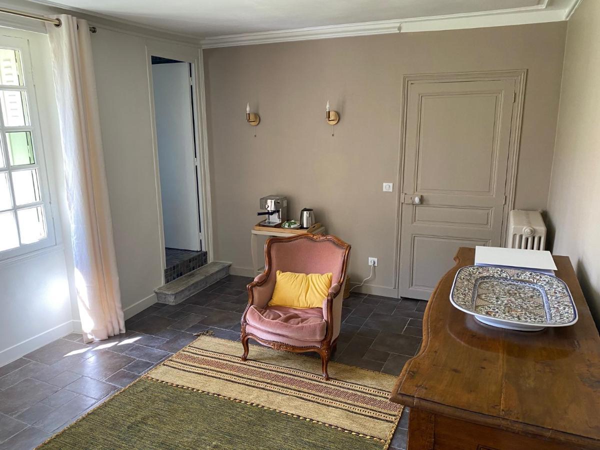 Une Vie En Rose Pressagny-lʼOrgeuilleux Exteriör bild