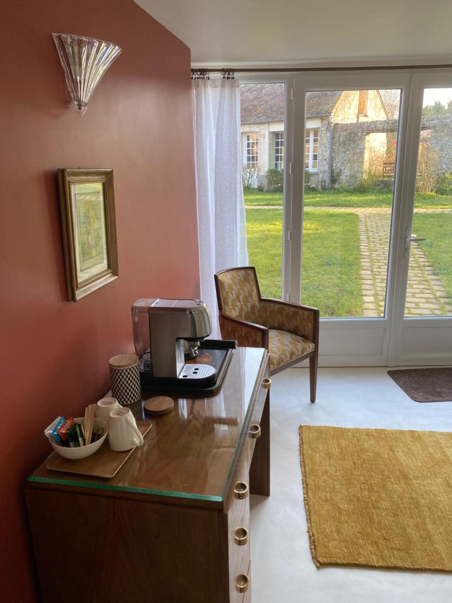 Une Vie En Rose Pressagny-lʼOrgeuilleux Rum bild